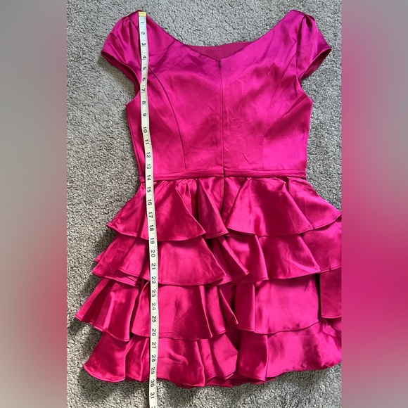 Mac Duggal Cap Sleeve Tiered Satin Cocktail Mini Dress Hot Pink Size 6 Formal - Picture 15 of 16